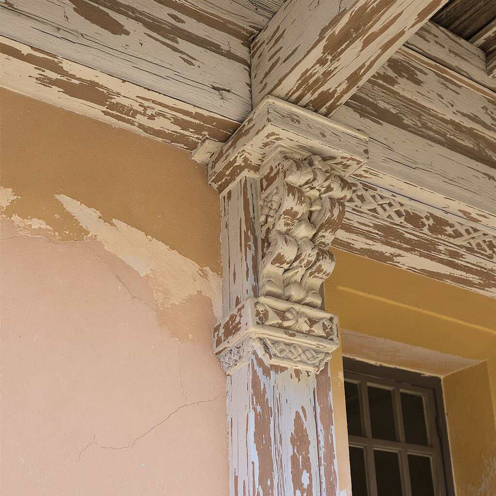 Explorez le charme authentique des cases créoles de La Réunion : histoire, architecture traditionnelle et immersion au cœur de la culture réunionnaise dans cet article dédié à ces habitations emblématiques.